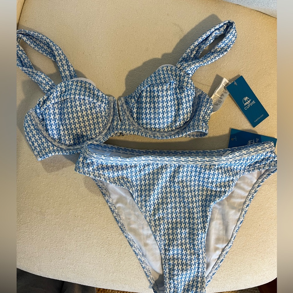 NWT CUPSHE Picnic in Positano Bikini Set- XS - Picture 3 of 7